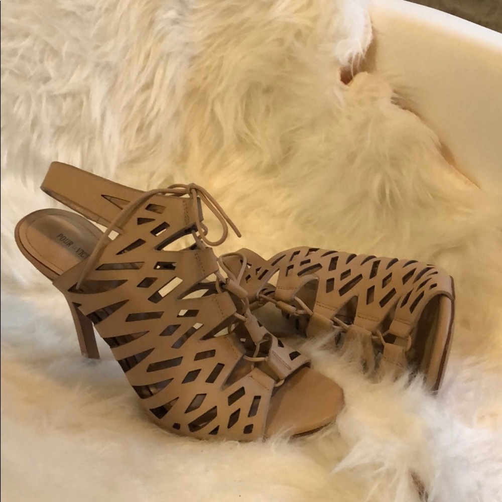 Pour La Victoire Heels